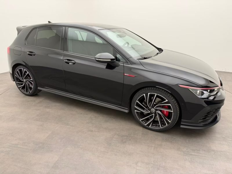 VOLKSWAGEN GOLF GTI CLUBSPORT TSI DSG – PANO – HARMAN KARDON – AFFICHAGE TÊTE HAUTE – JANTES 19\" 2023
