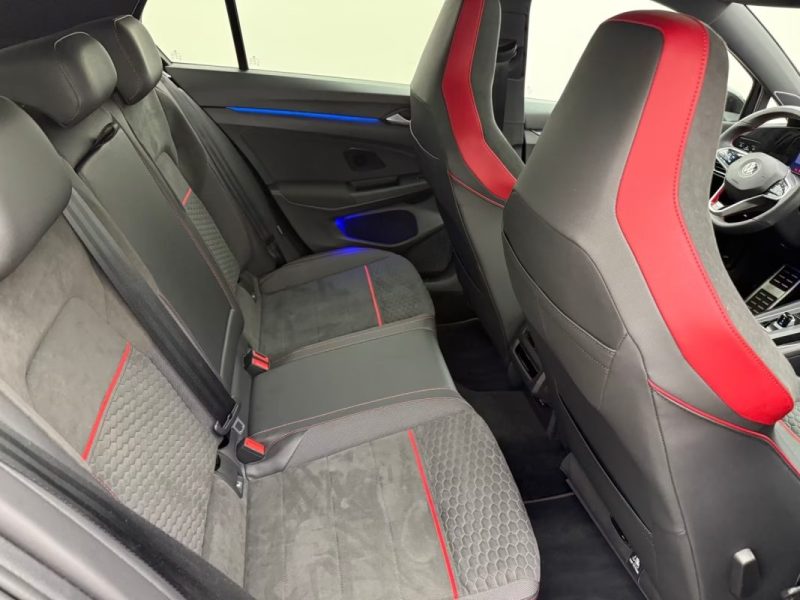 VOLKSWAGEN GOLF GTI CLUBSPORT TSI DSG – PANO – HARMAN KARDON – AFFICHAGE TÊTE HAUTE – JANTES 19\" 2023