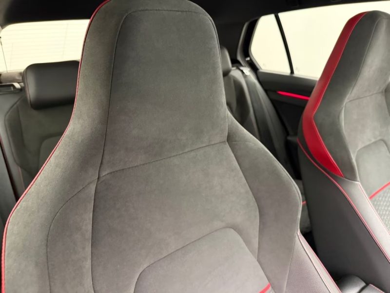 VOLKSWAGEN GOLF GTI CLUBSPORT TSI DSG – PANO – HARMAN KARDON – AFFICHAGE TÊTE HAUTE – JANTES 19\" 2023