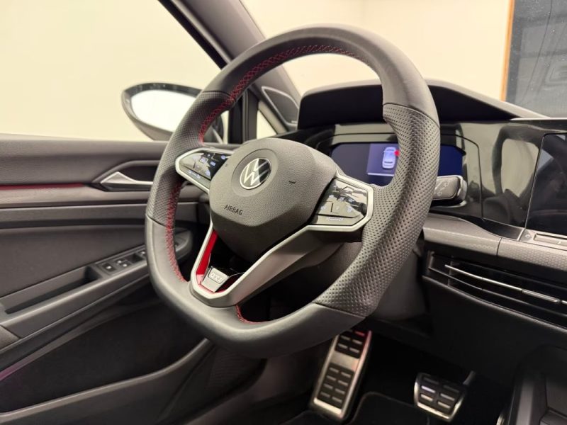 VOLKSWAGEN GOLF GTI CLUBSPORT TSI DSG – PANO – HARMAN KARDON – AFFICHAGE TÊTE HAUTE – JANTES 19\" 2023