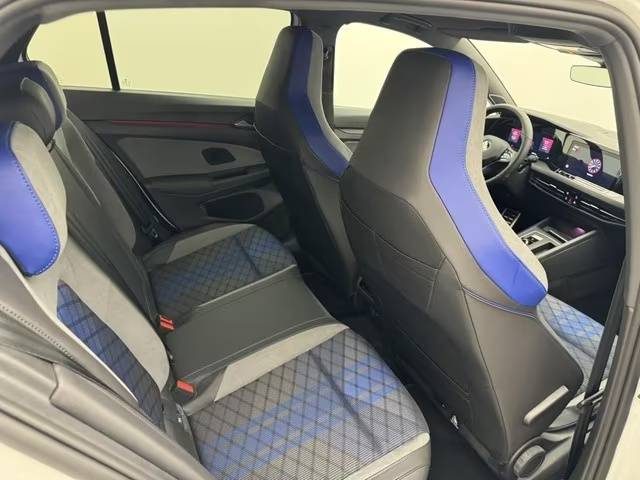 VOLKSWAGEN GOLF 8 R TSI DSG 4MOTION – ÉCHAPPEMENT AKRAPOVIC TITANE – HARMAN KARDON – DISCOVER PRO – BLACK STYLE 2022