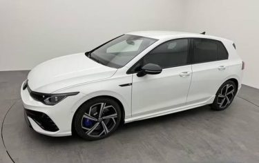 VOLKSWAGEN GOLF 8 R TSI DSG 4MOTION – ÉCHAPPEMENT AKRAPOVIC TITANE – HARMAN KARDON – DISCOVER PRO – BLACK STYLE 2022