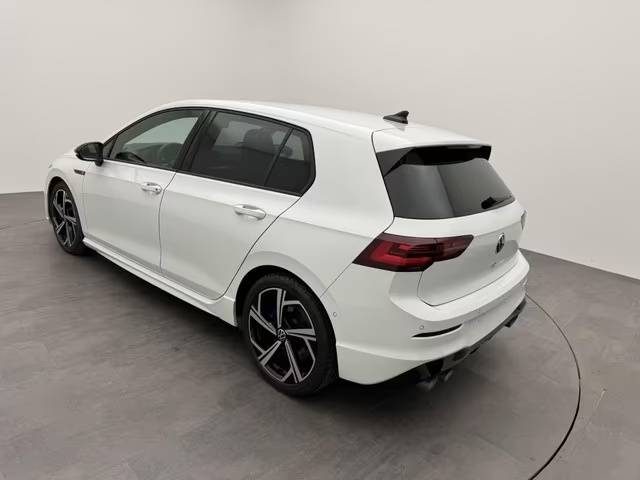 VOLKSWAGEN GOLF 8 R TSI DSG 4MOTION – ÉCHAPPEMENT AKRAPOVIC TITANE – HARMAN KARDON – DISCOVER PRO – BLACK STYLE 2022