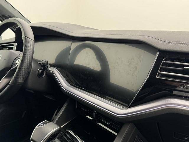 VOLKSWAGEN TOUAREG V6 3.0 TDI 4MOTION R-LINE – SUSPENSION PNEUMATIQUE – CAMÉRA 360° – DISCOVER PREMIUM – ATTELAGE PIVOTANT 2022