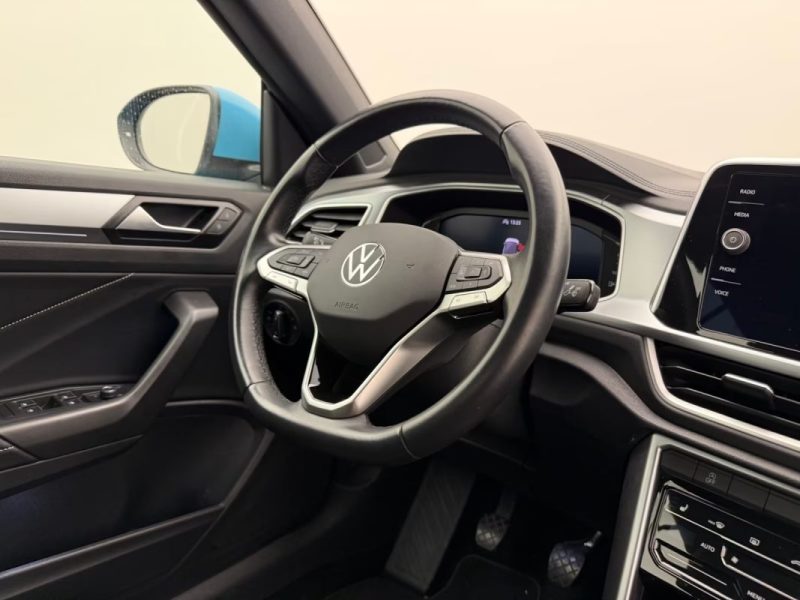 VOLKSWAGEN T-ROC CABRIOLET 1.5 TSI STYLE – CAPOTE ÉLECTRIQUE – DISCOVER MEDIA – COCKPIT PRO – FILET ANTI-REMOUS 2023