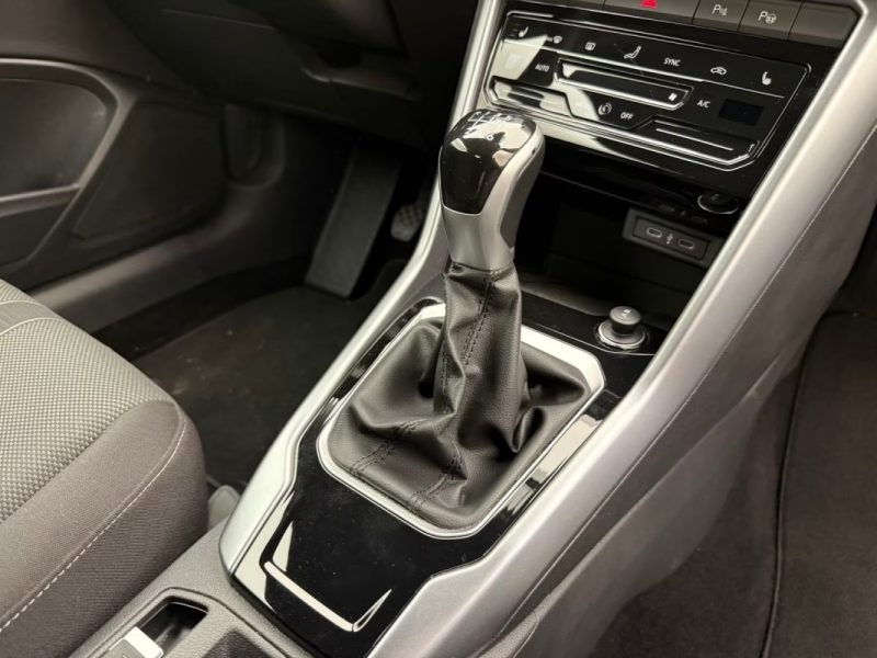 VOLKSWAGEN T-ROC CABRIOLET 1.5 TSI STYLE – CAPOTE ÉLECTRIQUE – DISCOVER MEDIA – COCKPIT PRO – FILET ANTI-REMOUS 2023