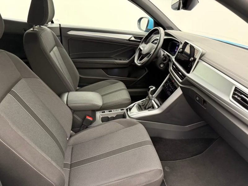 VOLKSWAGEN T-ROC CABRIOLET 1.5 TSI STYLE – CAPOTE ÉLECTRIQUE – DISCOVER MEDIA – COCKPIT PRO – FILET ANTI-REMOUS 2023