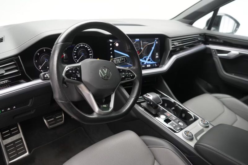VOLKSWAGEN TOUAREG 3.0 V6 TDI 4MOTION R-LINE – CAMÉRA 360° – PANO – AFFICHAGE TÊTE HAUTE – SIÈGES MASSANTS & VENTILÉS 2022