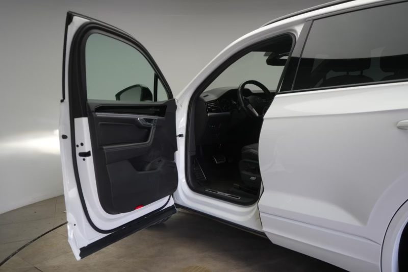 VOLKSWAGEN TOUAREG 3.0 V6 TDI 4MOTION R-LINE – CAMÉRA 360° – PANO – AFFICHAGE TÊTE HAUTE – SIÈGES MASSANTS & VENTILÉS 2022