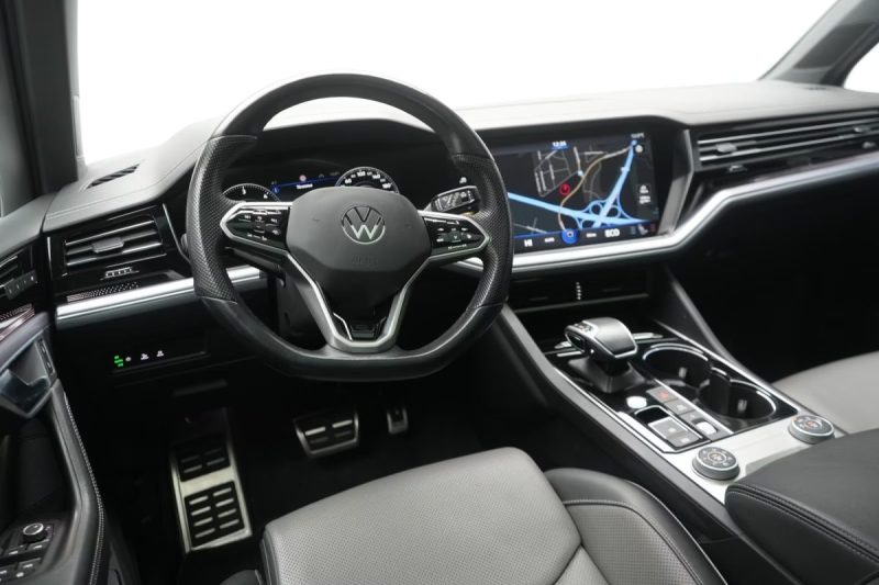 VOLKSWAGEN TOUAREG 3.0 V6 TDI 4MOTION R-LINE – CAMÉRA 360° – PANO – AFFICHAGE TÊTE HAUTE – SIÈGES MASSANTS & VENTILÉS 2022