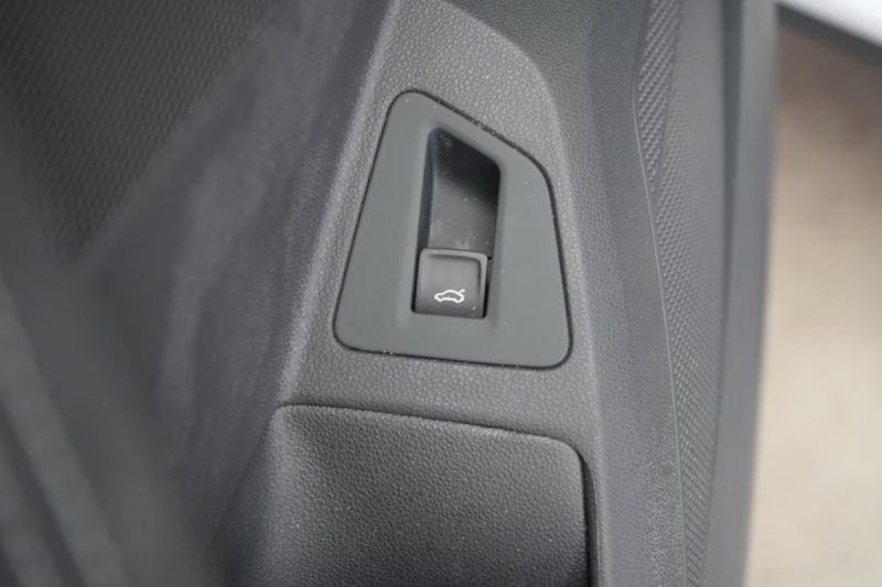 VOLKSWAGEN TOUAREG 3.0 V6 TDI 4MOTION R-LINE – CAMÉRA 360° – PANO – AFFICHAGE TÊTE HAUTE – SIÈGES MASSANTS & VENTILÉS 2022