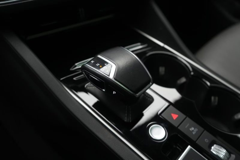 VOLKSWAGEN TOUAREG 3.0 V6 TDI 4MOTION R-LINE – CAMÉRA 360° – PANO – AFFICHAGE TÊTE HAUTE – SIÈGES MASSANTS & VENTILÉS 2022