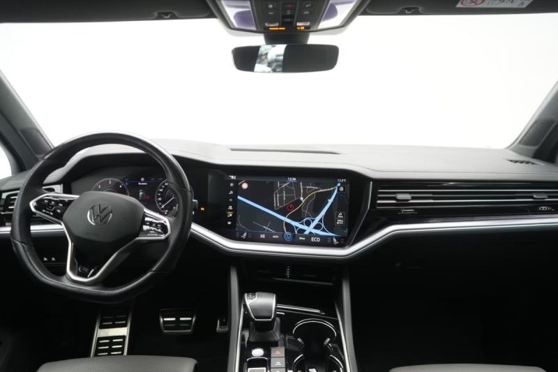 VOLKSWAGEN TOUAREG 3.0 V6 TDI 4MOTION R-LINE – CAMÉRA 360° – PANO – AFFICHAGE TÊTE HAUTE – SIÈGES MASSANTS & VENTILÉS 2022