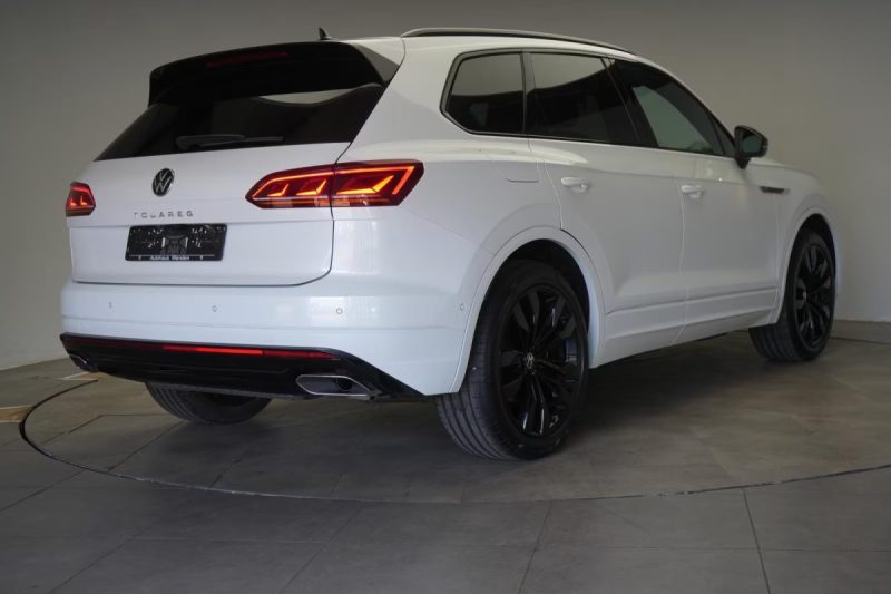 VOLKSWAGEN TOUAREG 3.0 V6 TDI 4MOTION R-LINE – CAMÉRA 360° – PANO – AFFICHAGE TÊTE HAUTE – SIÈGES MASSANTS & VENTILÉS 2022