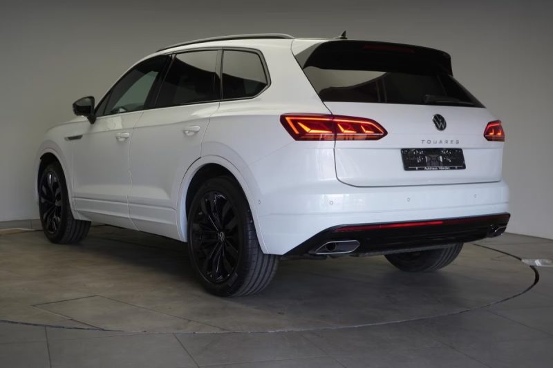 VOLKSWAGEN TOUAREG 3.0 V6 TDI 4MOTION R-LINE – CAMÉRA 360° – PANO – AFFICHAGE TÊTE HAUTE – SIÈGES MASSANTS & VENTILÉS 2022