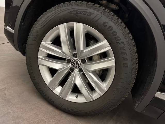 VOLKSWAGEN TOUAREG 3.0 V6 TDI 4MOTION ATMOSPHERE – SUSPENSION PNEUMATIQUE – SIÈGES ERGOCOMFORT – CUIR VIENNA – ATTELAGE REMORQU 2021