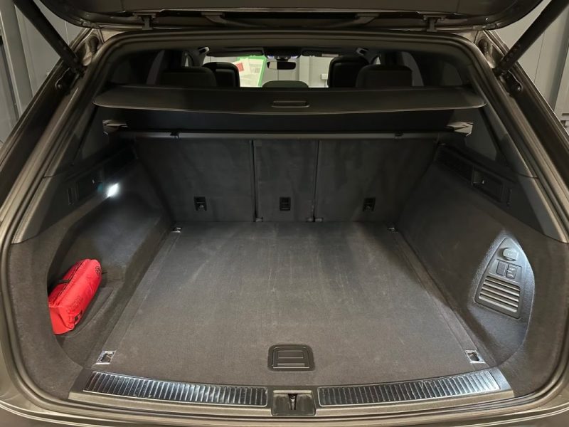 VOLKSWAGEN TOUAREG 3.0 V6 TDI 4MOTION R-LINE BLACK STYLE – PANO – SUSPENSION PNEUMATIQUE – COCKPIT INNOVISION – AFFICHAGE TÊTE HAUTE – SIÈGES MASSANTS & VENTILÉS 2021