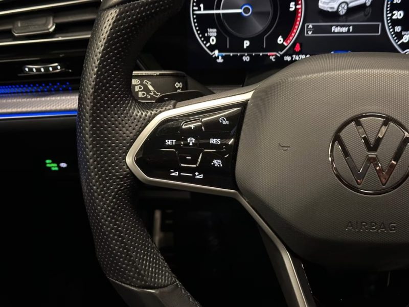 VOLKSWAGEN TOUAREG 3.0 V6 TDI 4MOTION R-LINE BLACK STYLE – PANO – SUSPENSION PNEUMATIQUE – COCKPIT INNOVISION – AFFICHAGE TÊTE HAUTE – SIÈGES MASSANTS & VENTILÉS 2021