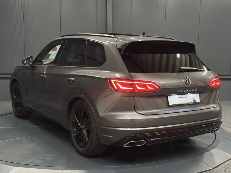 VOLKSWAGEN TOUAREG 3.0 V6 TDI 4MOTION R-LINE BLACK STYLE – PANO – SUSPENSION PNEUMATIQUE – COCKPIT INNOVISION – AFFICHAGE TÊTE HAUTE – SIÈGES MASSANTS & VENTILÉS 2021