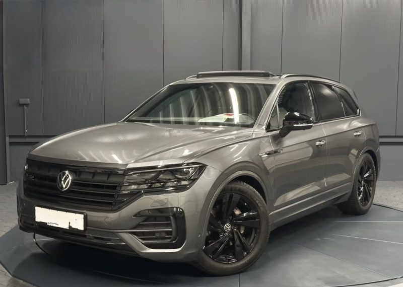 VOLKSWAGEN TOUAREG 3.0 V6 TDI 4MOTION R-LINE BLACK STYLE – PANO – SUSPENSION PNEUMATIQUE – COCKPIT INNOVISION – AFFICHAGE TÊTE HAUTE – SIÈGES MASSANTS & VENTILÉS 2021