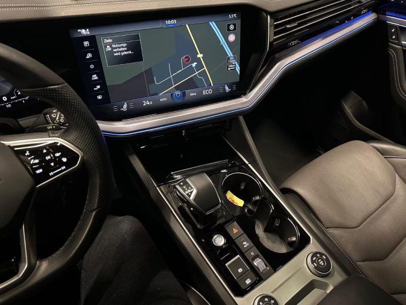 VOLKSWAGEN TOUAREG 3.0 V6 TDI 4MOTION R-LINE BLACK STYLE – PANO – SUSPENSION PNEUMATIQUE – COCKPIT INNOVISION – AFFICHAGE TÊTE HAUTE – SIÈGES MASSANTS & VENTILÉS 2021