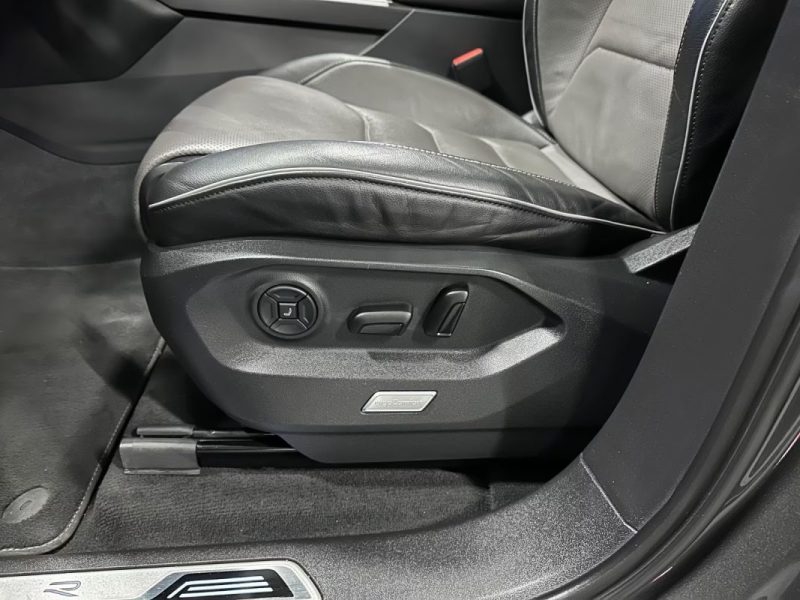 VOLKSWAGEN TOUAREG 3.0 V6 TDI 4MOTION R-LINE BLACK STYLE – PANO – SUSPENSION PNEUMATIQUE – COCKPIT INNOVISION – AFFICHAGE TÊTE HAUTE – SIÈGES MASSANTS & VENTILÉS 2021