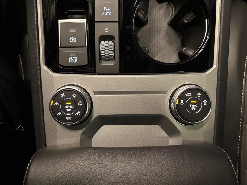 VOLKSWAGEN TOUAREG 3.0 V6 TDI 4MOTION R-LINE BLACK STYLE – PANO – SUSPENSION PNEUMATIQUE – COCKPIT INNOVISION – AFFICHAGE TÊTE HAUTE – SIÈGES MASSANTS & VENTILÉS 2021