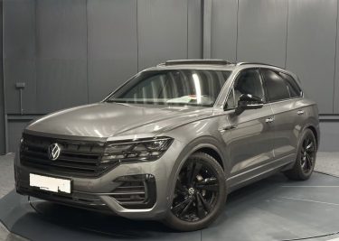VOLKSWAGEN TOUAREG 3.0 V6 TDI 4MOTION R-LINE BLACK STYLE – PANO – SUSPENSION PNEUMATIQUE – COCKPIT INNOVISION – AFFICHAGE TÊTE HAUTE – SIÈGES MASSANTS & VENTILÉS 2021