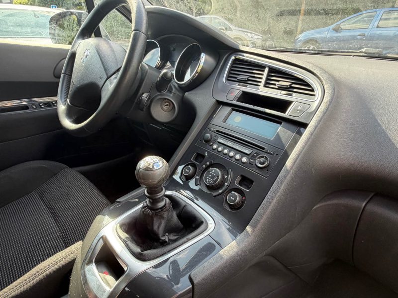 Peugeot 5008 1.6 hdi 110 Premium Pack