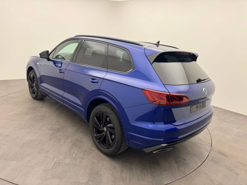 VOLKSWAGEN TOUAREG 3.0 V6 TDI 4MOTION R-LINE BLACK STYLE – PANO – SUSPENSION PNEUMATIQUE – COCKPIT INNOVISION – SIÈGES MASSANTS & VENTILÉS – ATTELAGE 2022