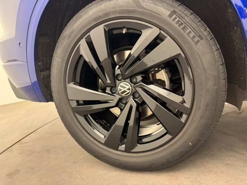 VOLKSWAGEN TOUAREG 3.0 V6 TDI 4MOTION R-LINE BLACK STYLE – PANO – SUSPENSION PNEUMATIQUE – COCKPIT INNOVISION – SIÈGES MASSANTS & VENTILÉS – ATTELAGE 2022