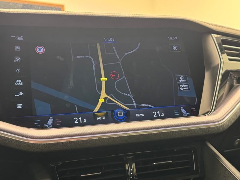 VOLKSWAGEN TOUAREG 3.0 V6 TDI 4MOTION R-LINE BLACK STYLE – PANO – SUSPENSION PNEUMATIQUE – COCKPIT INNOVISION – SIÈGES MASSANTS & VENTILÉS – ATTELAGE 2022
