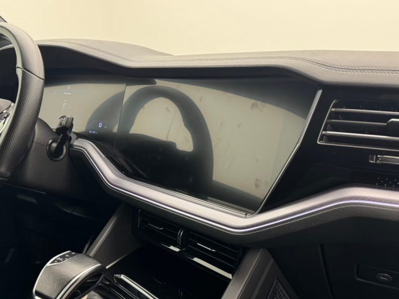 VOLKSWAGEN TOUAREG 3.0 V6 TDI 4MOTION R-LINE BLACK STYLE – PANO – SUSPENSION PNEUMATIQUE – COCKPIT INNOVISION – SIÈGES MASSANTS & VENTILÉS – ATTELAGE 2022