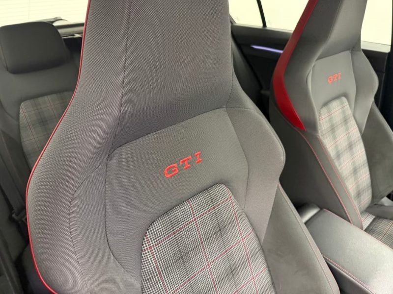 VOLKSWAGEN GOLF 8 GTI 2.0 TSI DSG BLACK STYLE – PANO – JANTES 19\" ADELAIDE – SYSTÈME SON HARMAN KARDON – COCKPIT DIGITAL PRO – PACK BUSINESS PREMIUM 2022