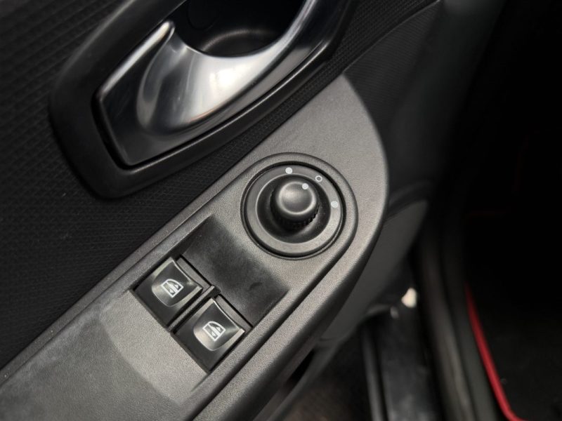RENAULT CLIO IV 1.2 16V 75ch AUTHENTIQUE 