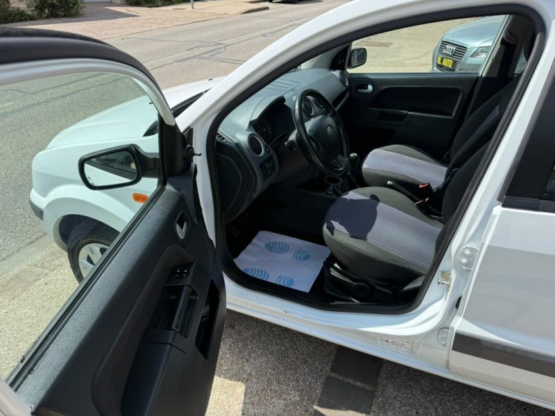 Ford Fusion 1.4 80Ch Trend - 76 107 km