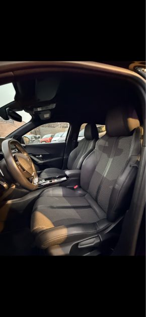 Peugeot 2008 GT  130CH EAT8 Boîte Auto – Garantie 1 an – Échange reprise possible