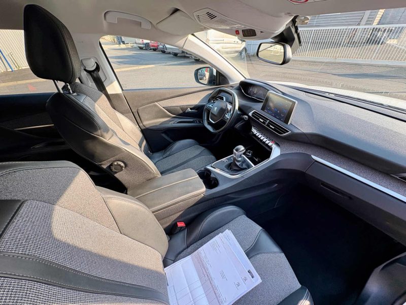 PEUGEOT 3008 II  BLUE HDI 130 ACTIVE 2019
