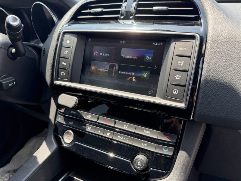 JAGUAR  F-PACE 20D 180CH AWD R-SPORT BVA8 2018