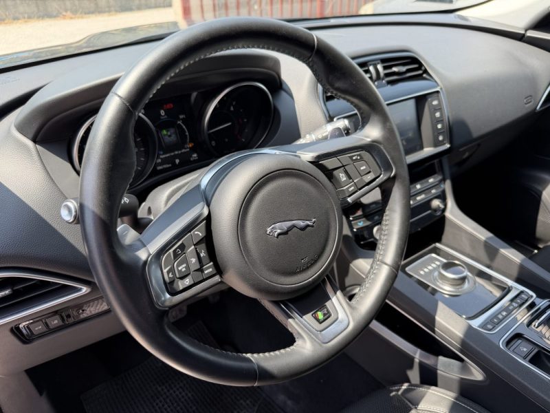 JAGUAR  F-PACE 20D 180CH AWD R-SPORT BVA8 2018