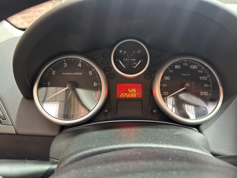 PEUGEOT 207 1.4E ACTIVE 2011