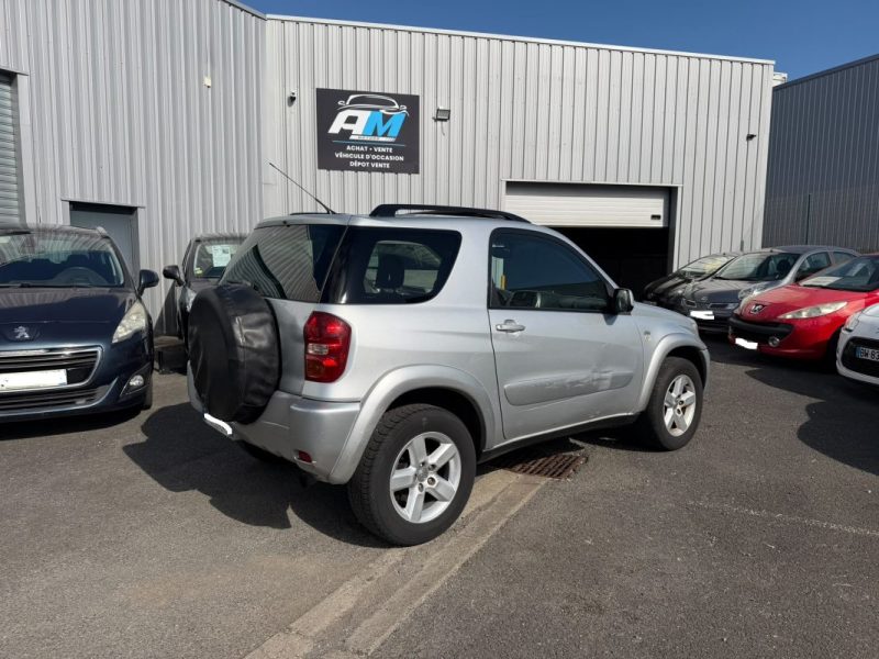 TOYOTA RAV4 115 D-4D LIMITED EDITION 3P Garantie