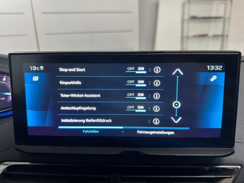 PEUGEOT 3008 BLUEHDI EAT8 GT – PANO – CAMÉRA 360° – COCKPIT NUMÉRIQUE 3D 2023