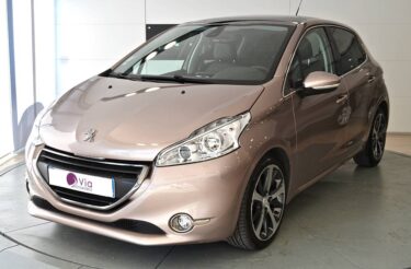 PEUGEOT 208 1.6 HDi Allure 114