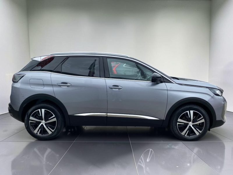 PEUGEOT 3008 HYBRID 136 GT – CAMÉRA 360° – RÉGULATEUR ADAPTATIF (ACC) – PNEUS TOUTES SAISONS 2024