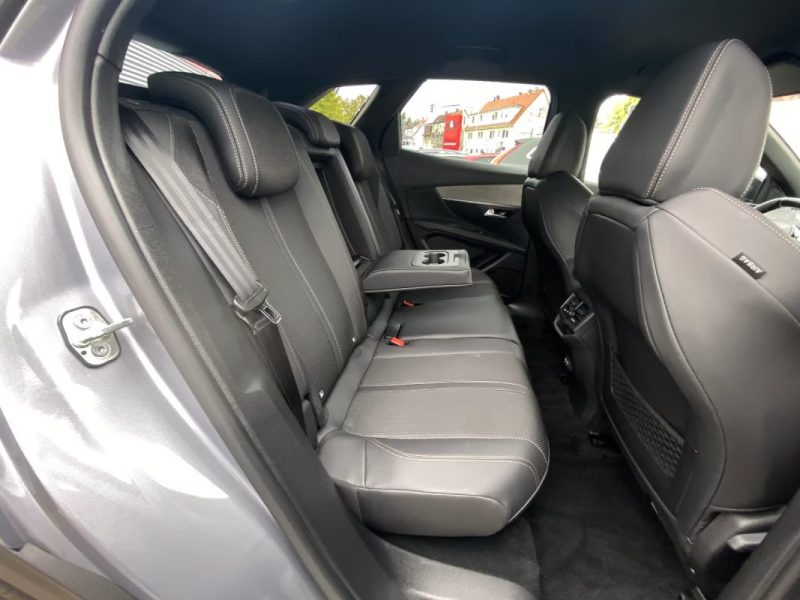 Peugeot 3008 HYBRID GT 136ch SUIVI PEUGEOT 100%