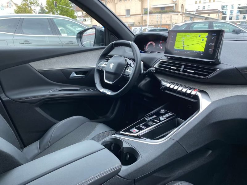 PEUGEOT 3008 HYBRID 136 GT – CAMÉRA 360° – RÉGULATEUR ADAPTATIF (ACC) – PNEUS TOUTES SAISONS 2024
