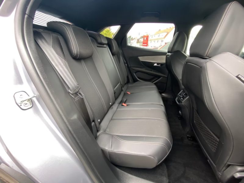 Peugeot 3008 HYBRID GT 136ch SUIVI PEUGEOT 100%