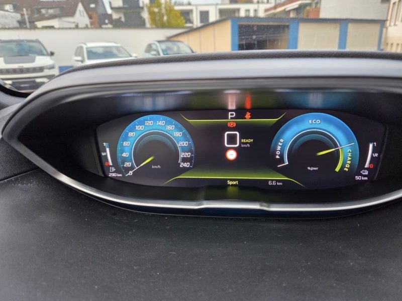 PEUGEOT 3008 HYBRID4 300 GT – 4 ROUES MOTRICES – SYSTÈME HI-FI FOCAL – AUTONOMIE ÉLECTRIQUE JUSQU\'À 66 KM 2022