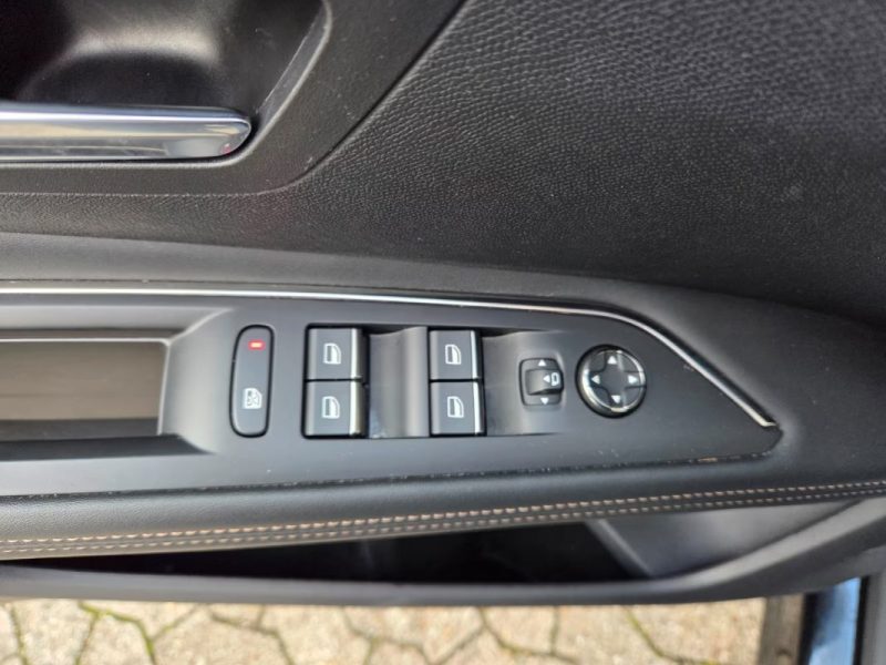 PEUGEOT 3008 HYBRID4 300 GT – 4 ROUES MOTRICES – SYSTÈME HI-FI FOCAL – AUTONOMIE ÉLECTRIQUE JUSQU\'À 66 KM 2022